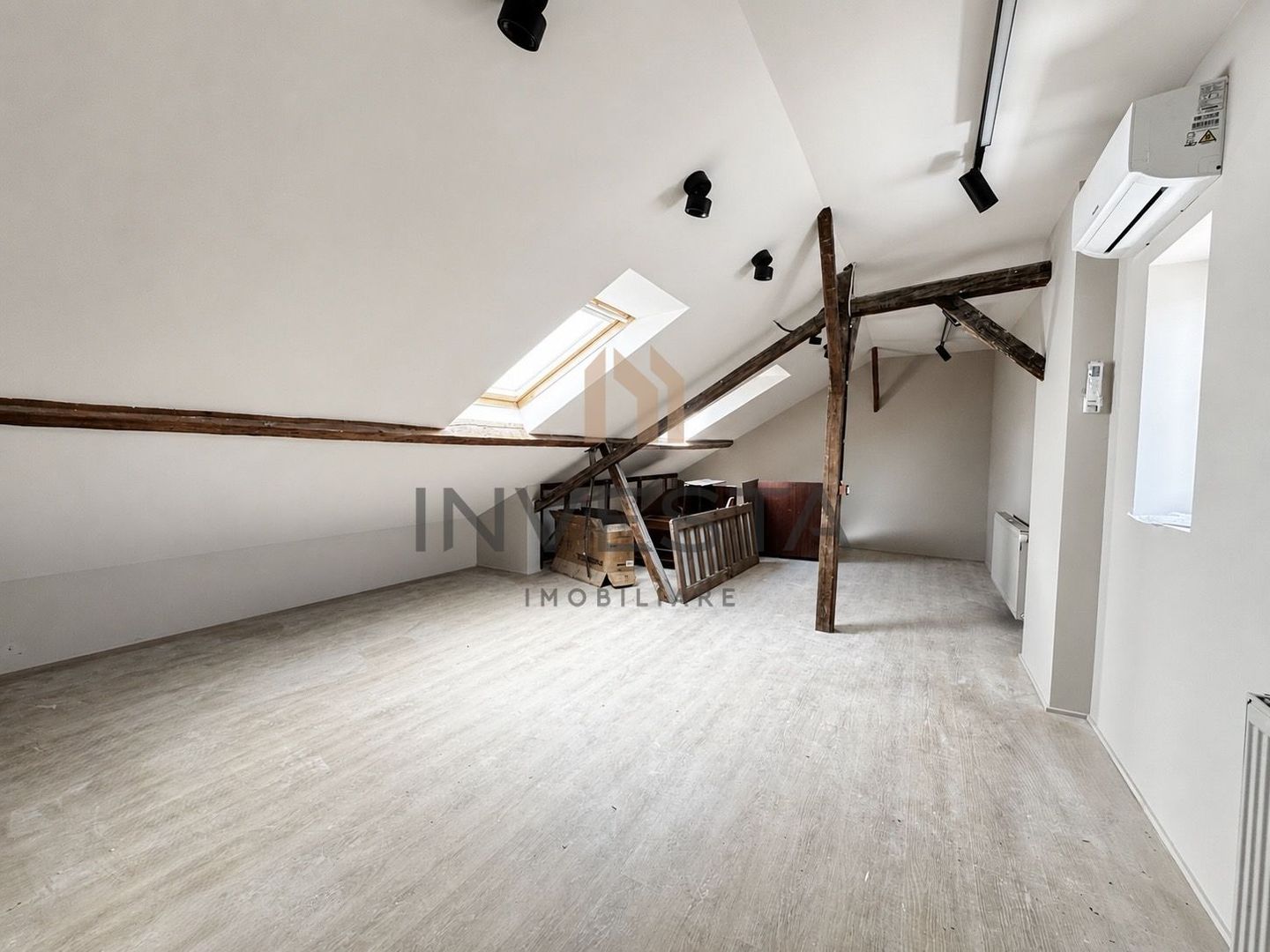 Casa de inchiriat 114 mp pentru locuit sau sediu firma, zona Centrala! - Poză 9
