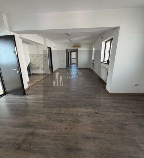 Spatiu Comercial / Birouri Metrou Aparatorii Patriei - Poză 1