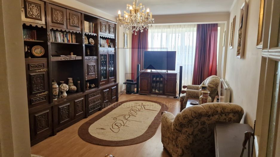 Vanzare 3 camere, Titan -  Aleea Barajul Sadului - Poză 2