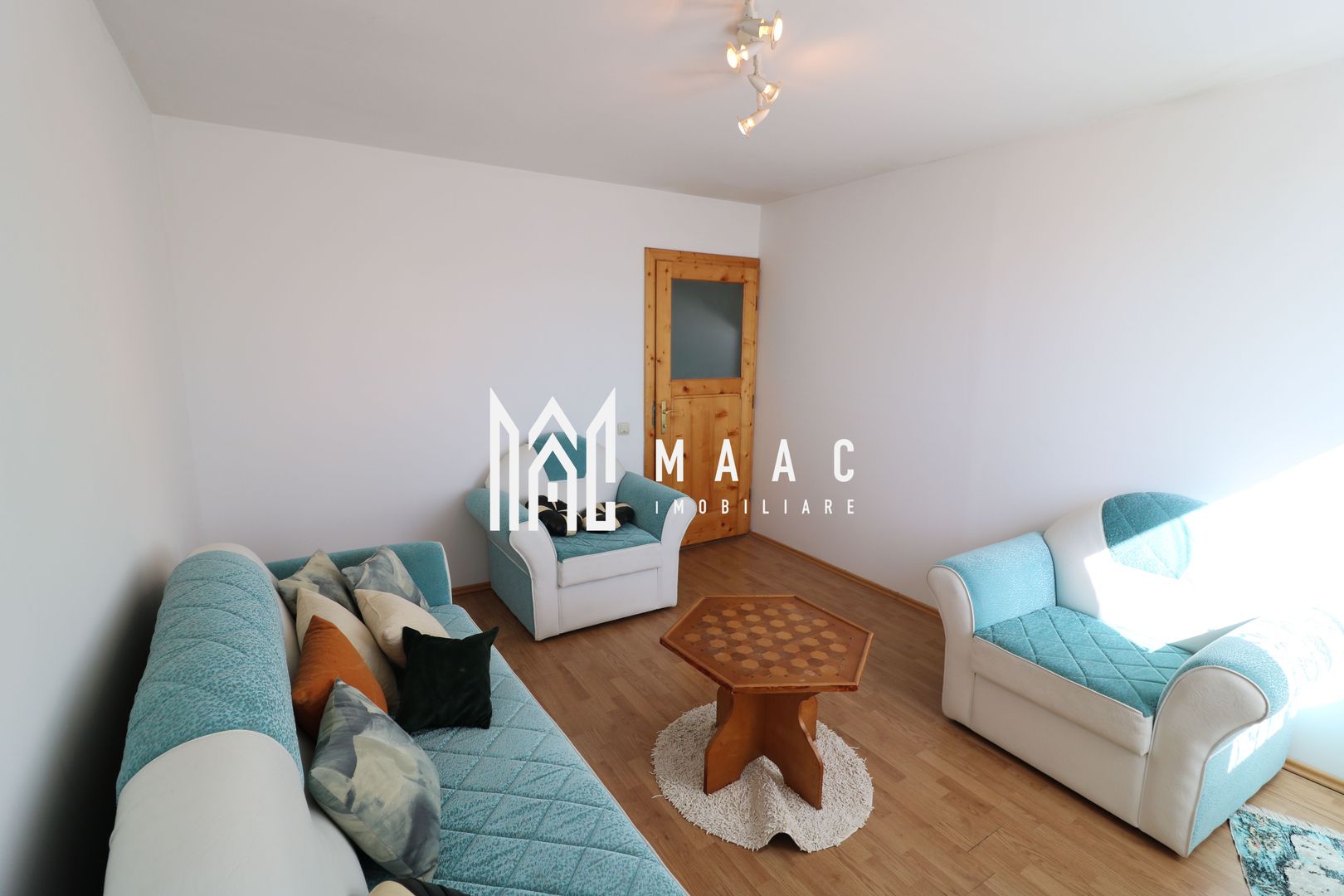 Apartament 5 camere | 137 mp | 2 bai | Curte | Strand - Poză 1