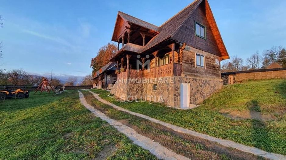 Pensiune agroturistică: 3 case tradiționale + teren în Desești - Poză 7