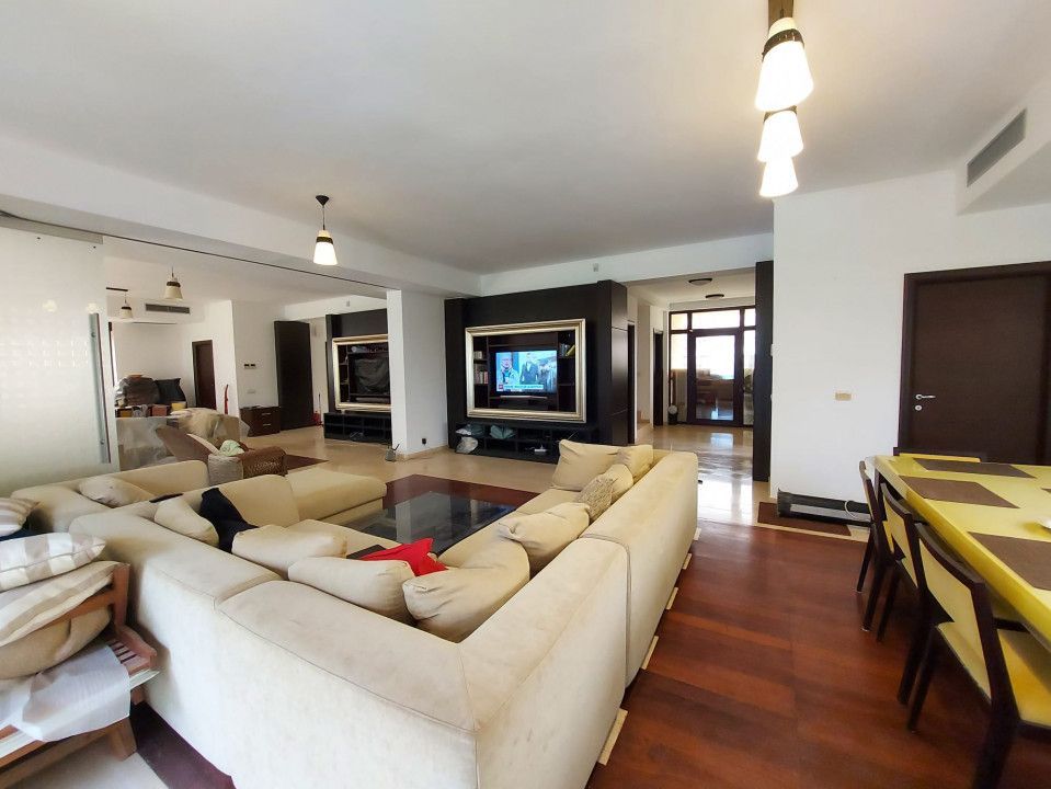 Vila de închiriat Mamaia Nord | Kazeboo Beach | Curte 250 mp - Poză 17