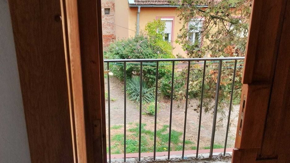 BRASADAS vinde ap 2 cam etaj 1 in zonă CENTRALA. - Poză 1