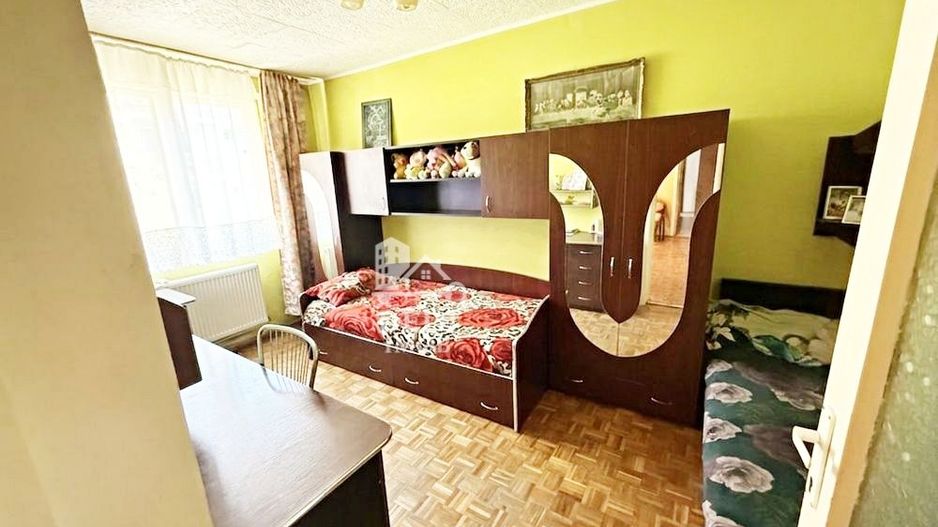 Apartament 2 camere de vanzare in zona Rogerius, Oradea - Poză 1
