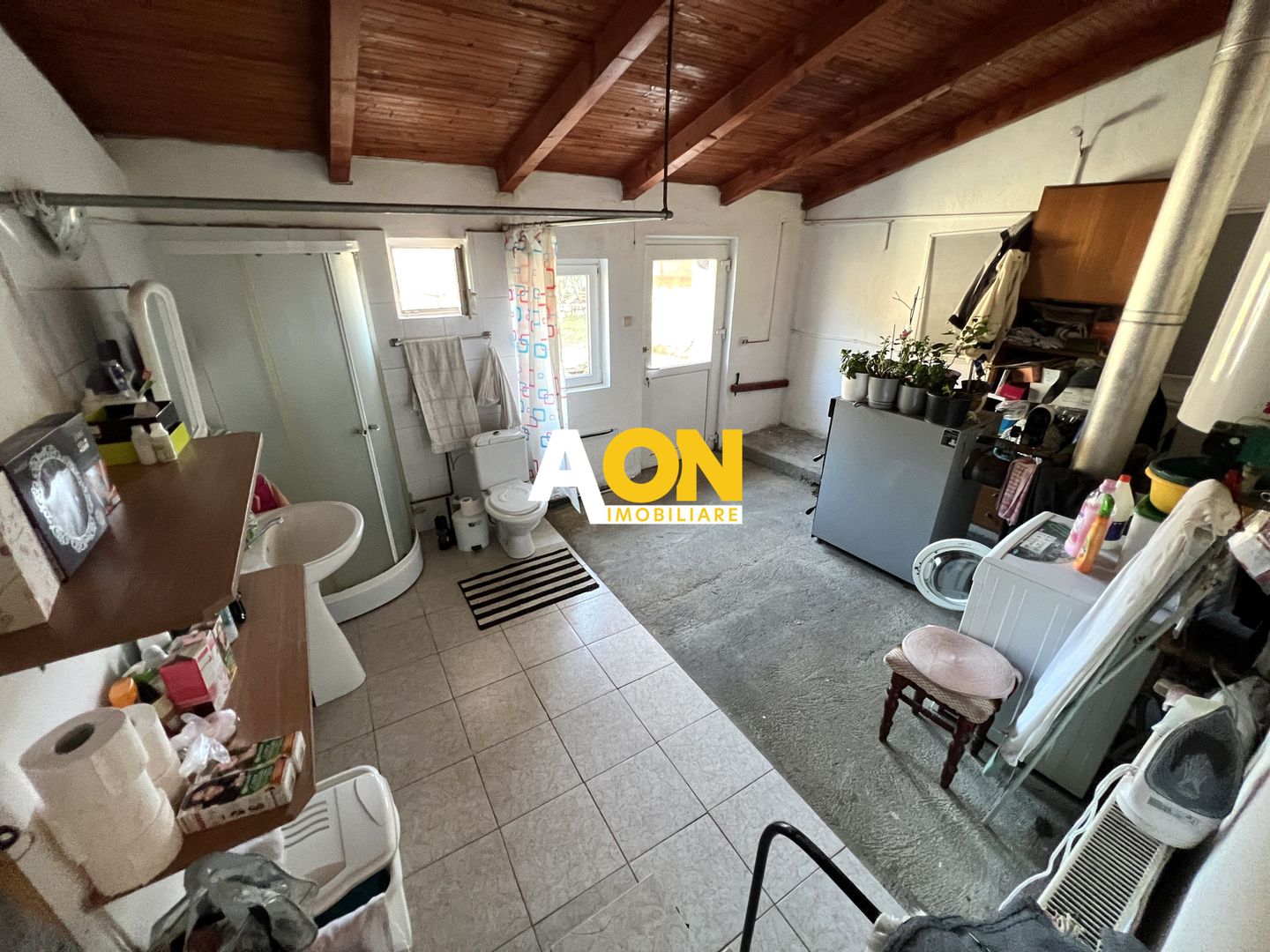 Casa de vanzare pretabila 2 familii, garaj, livada, comuna Pianu - Poză 32