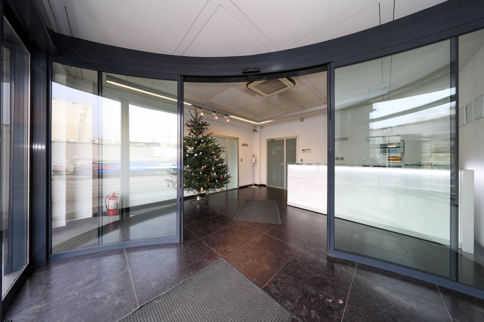 Clădire de birouri și centru de date – Oportunitate exclusivă in Brasov - Poză 3