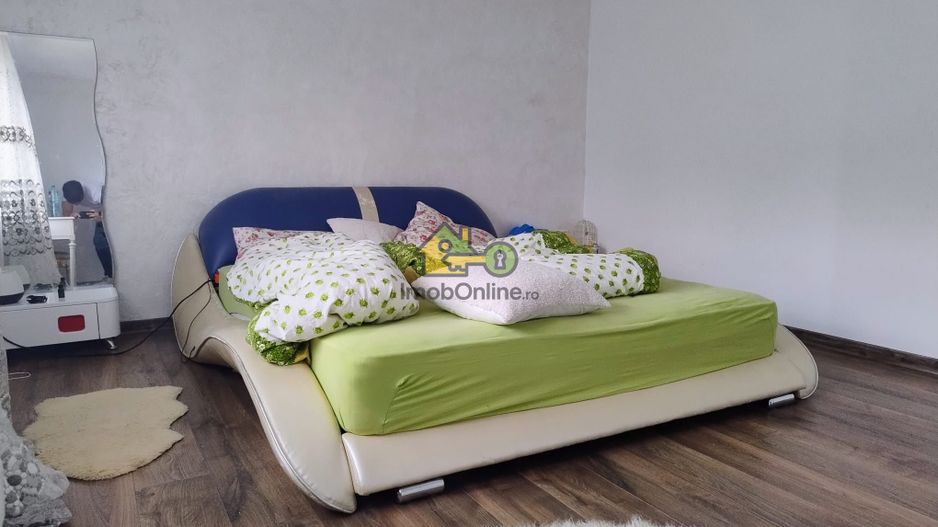 Vilă elegantă cu design luxos și grădină superb amenajată în Șag - Poză 17