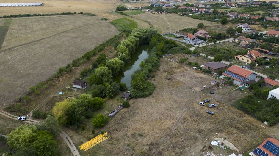 Teren de 7900 mp cu baltă de pescuit în Frumușeni - Poză 5
