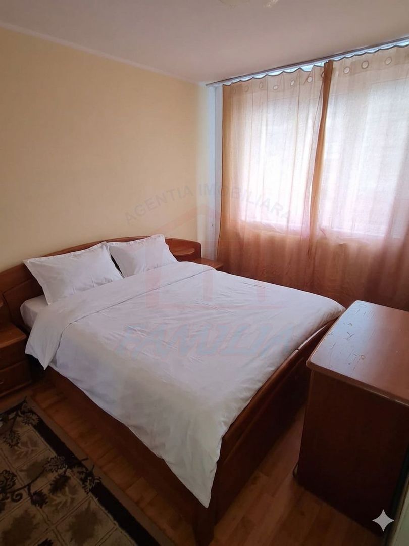 Vanzare apartament 3 camere, piata Micro 19, pret 49.500EUR, Etaj 3/4. - Poză 1
