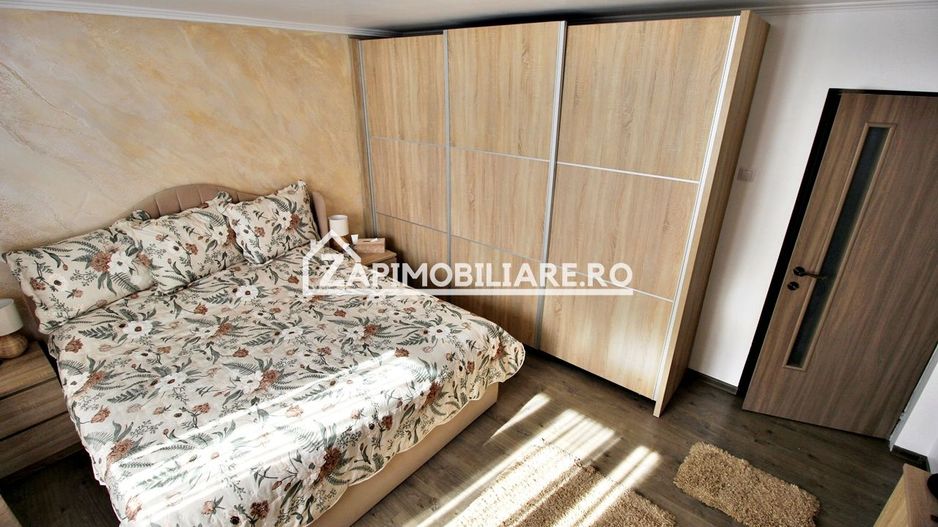 Casa 6 camere, 150mp.utili,527mp teren, zona semicentral - Poză 19
