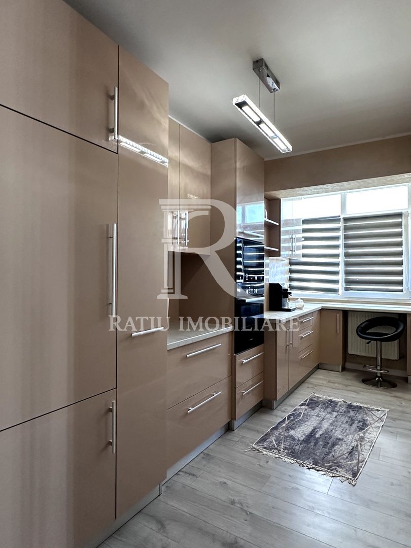 Apartament cu 3 camere | Nufărul Plaza | Vedere panoramică | Oradea - Poză 5