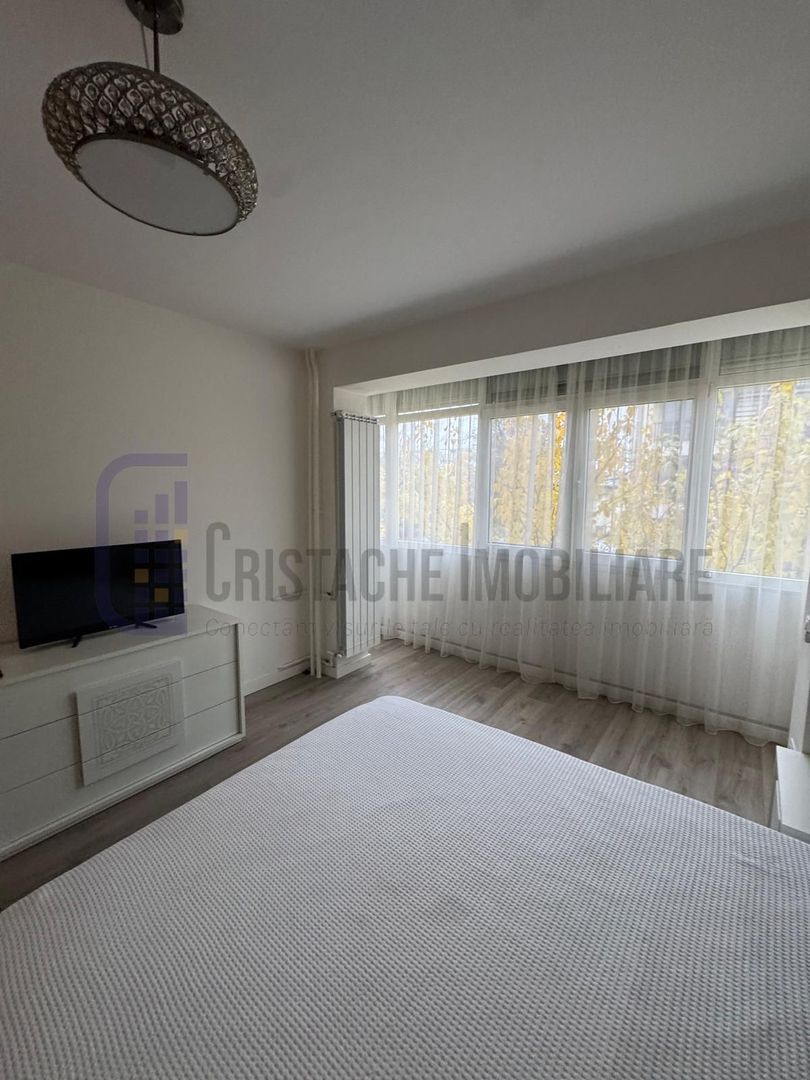 Apartament 2 camere, renovat si amenajat modern, metrou P-ța Unirii la 10 min. - Poză 19