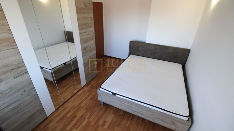 Aradului; decomandat, bucatarie inchisa. Parcare privata inclusa. - Poză 8