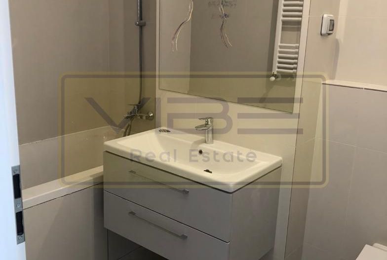 Apartament NOU 3 camere 2 bai, parcare privata zona  Copou - Poză 6