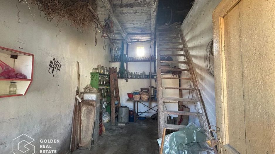 Casa traditionala cu teren generos in Odvos, județul Arad - Poză 10