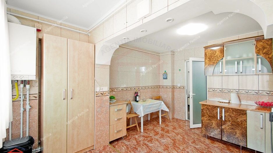 De închiriat apartament 3 camere, Micro 21 - Poză 15