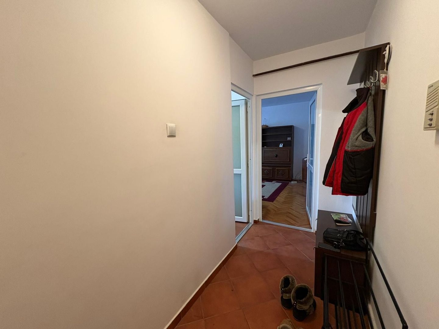 AP. 2 CAMERE VACARESTI, CENTRALA, BUCATARIE INCHISA, METROU 10 MINUTE - Poză 10