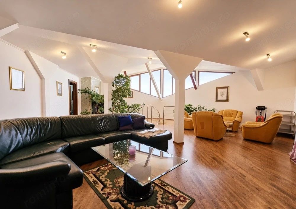 Vila Premium de Vanzare 241 mp I Sisesti - Poză 1