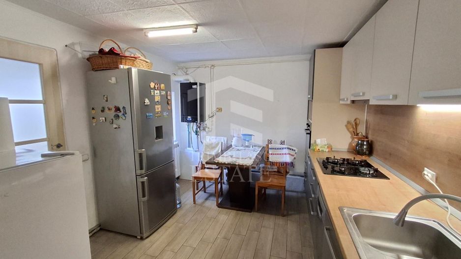 Casa de vanzare 3 camere Zona  Timpuri Noi - Poză 8