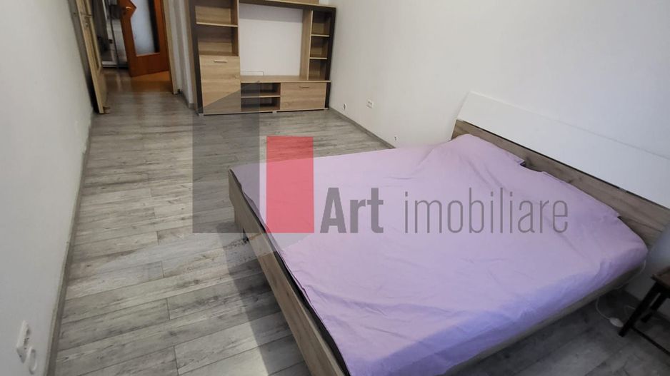 Apartament cu 3 camere de vanzare in zona Straulesti - Poză 2