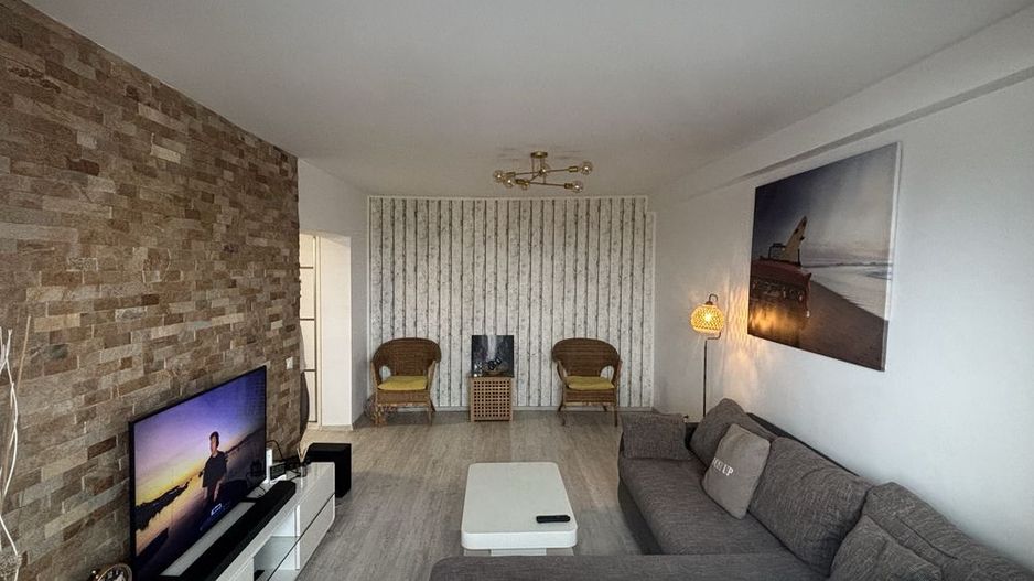 Închiriez apartament 2 camere modern, Piața Muncii, metrou 5 minute - Poză 2