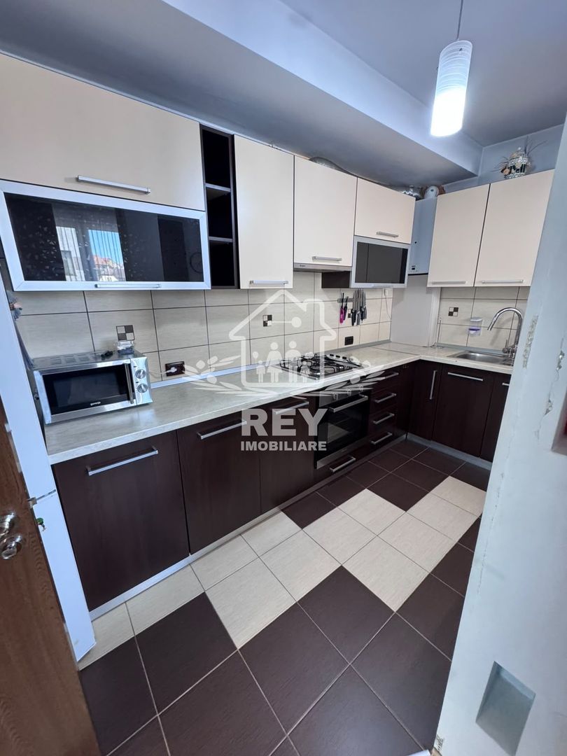 Apartament 3 camere,etaj 1/Turnisor/Sos. Alba Iulia/Curte Int - Poză 12