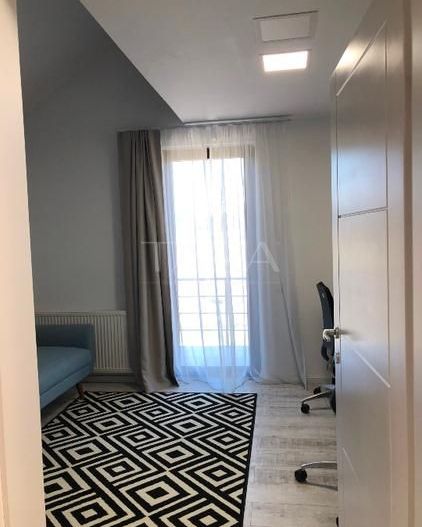 Duplex deosebit cu grădină, terasă amenajată și vedere spre natură. - Poză 8