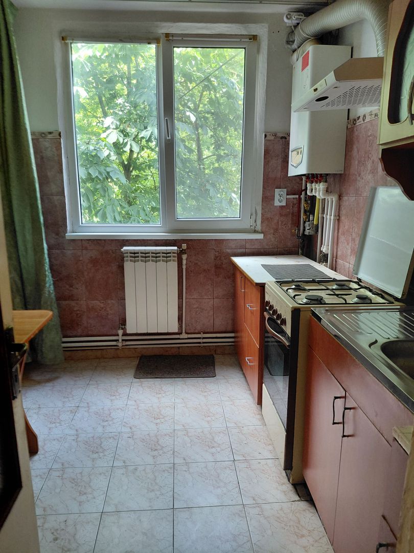 Apartament cu 2 camere Tiglina 1,et.2,strada Saturn zona pietei - Poză 3