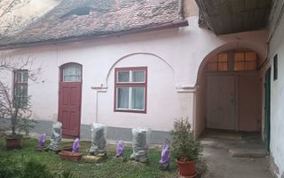 Casa | 40 MPU | Curte comuna | Zona Centrala - Poză 2