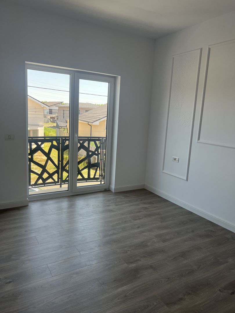 Jumătate de duplex premium, 120 mp utili, teren 256 mp, garaj și 3 dor - Poză 9