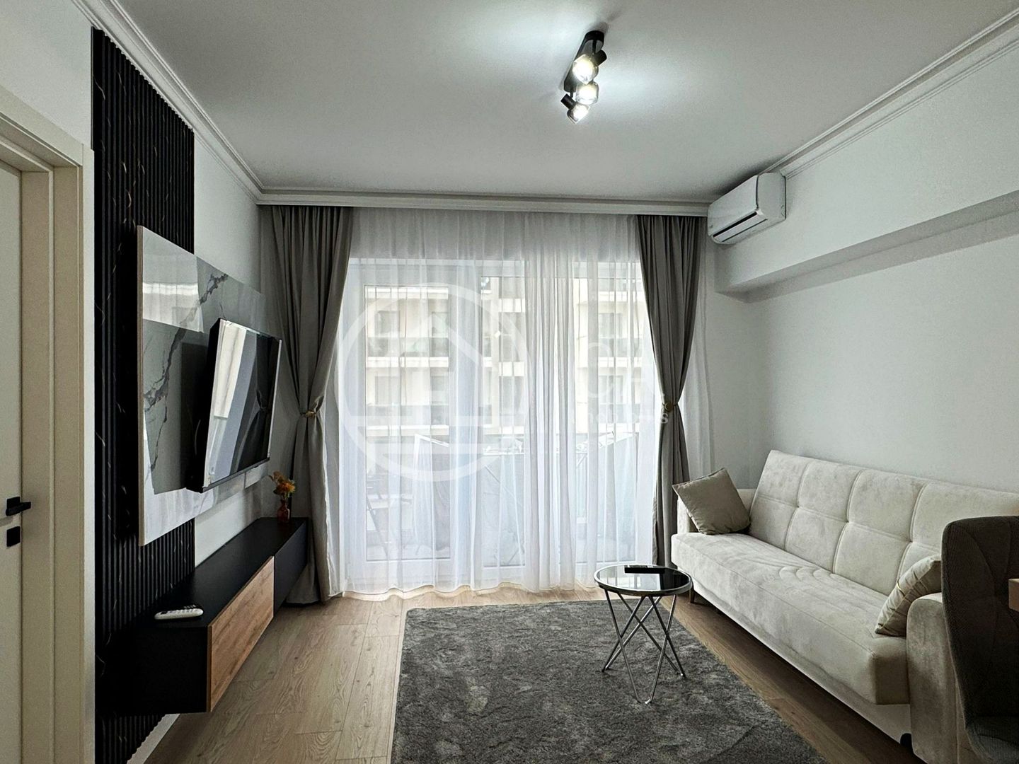 Apartament LUX de închiriat cu 2 camere în PRIMA ARENA, Oradea - Poză 2