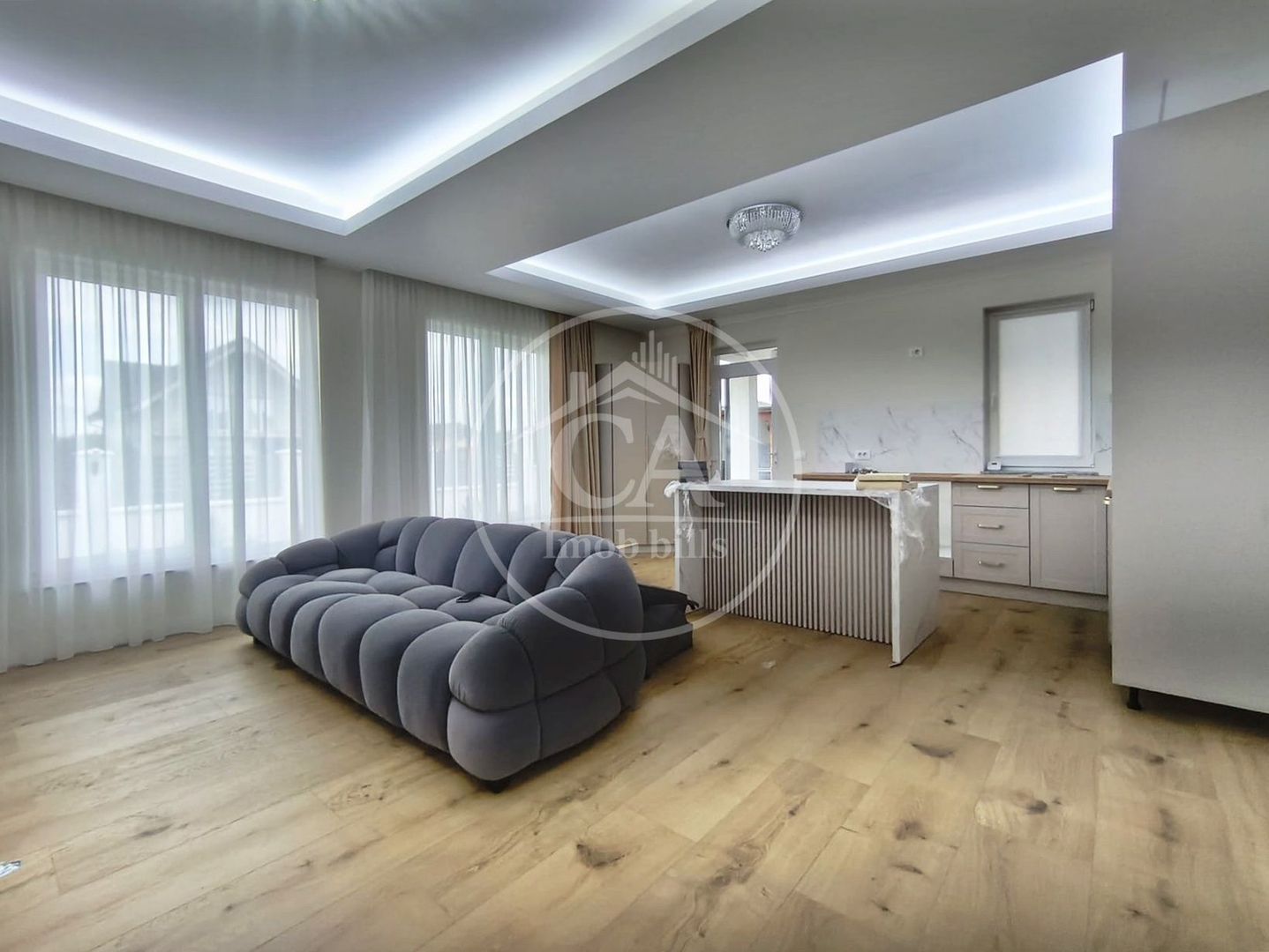 Casa de vanzare cu 4 camere si piscina in Cihei, Bihor - Poză 3