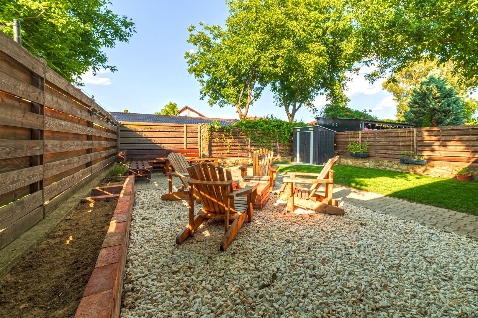 Casă în Cartierul Verde, independentă energetic - Poză 7