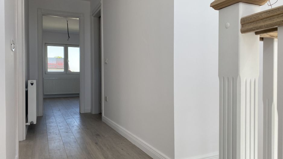 Liniste si confort! Vanzare casa la cheie, luminoasa in Priseaca! - Poză 13
