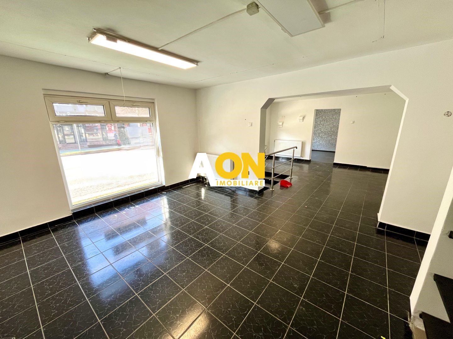 Spațiu Comercial, Trafic Pietonal Intens, Zona Piață - Cetate - Poză 1