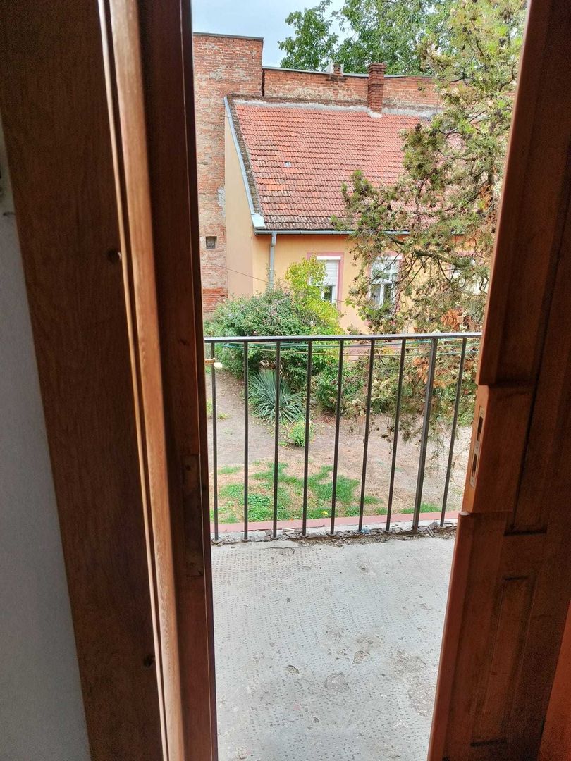 BRASADAS vinde ap 2 cam etaj 1 in zonă CENTRALA. - Poză 1