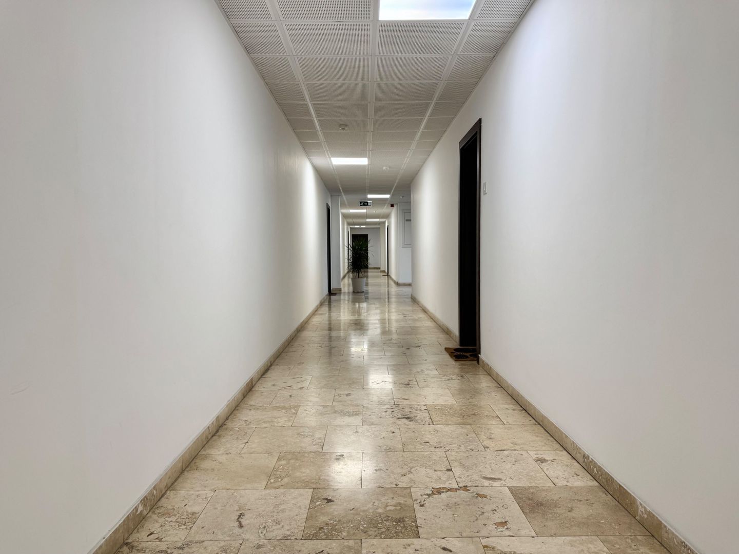 Apartament modern, lift și parcare – zona Calea Lipovei - Poză 33