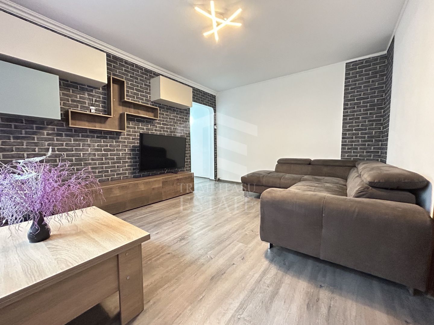 Apartament 3 camere Tomis Nord - 2 locuri parcare - centrală termică - Poză 1