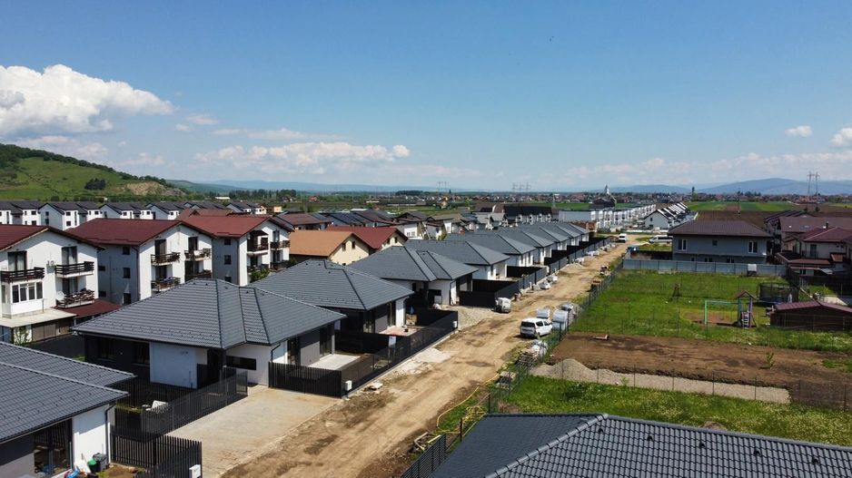 Casa pe parter cu 4 camere de vânzare - Sânpetru - Poză 9