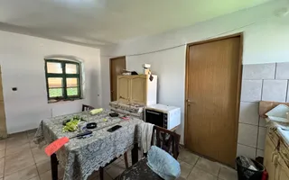Casă la țară cu teren generos în satul Ruși - Poză 15