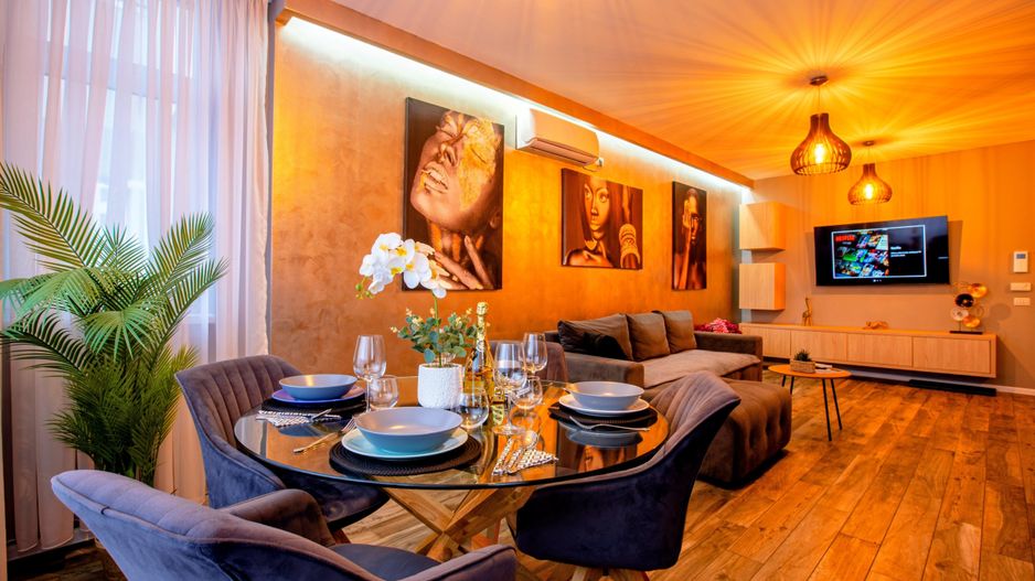 OCAZIE: Apartament cu 2 camere, LUX, la cheie! - Poză 1