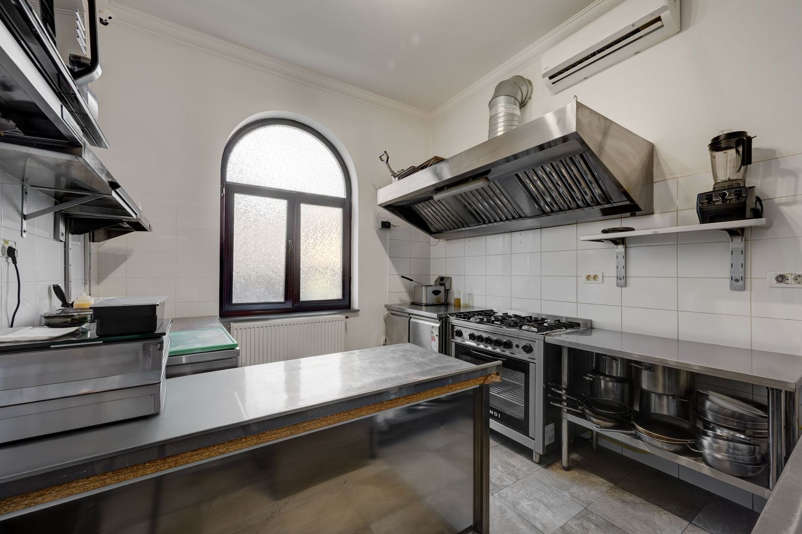 Vindem Afacerea ! Mini Hotel + Cafenea/ Restaurant ! Parcul Carol ! - Poză 35