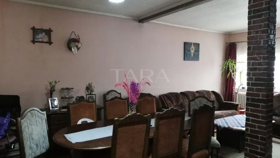 Casa cu 4 camere de vanzare in Floresti - Poză 1