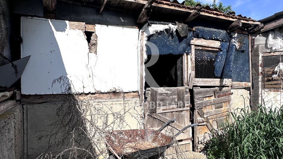 Casa cu anexe si pivniță | Teren intravilan generos | Sannicolau Roman - Poză 22