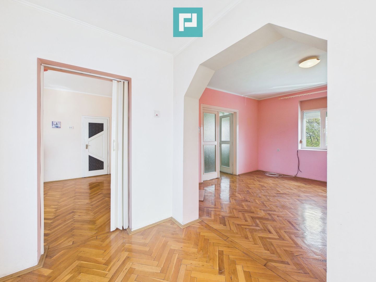 Casă cu 7 camere, ideală pentru familie, Grădiște - Poză 6