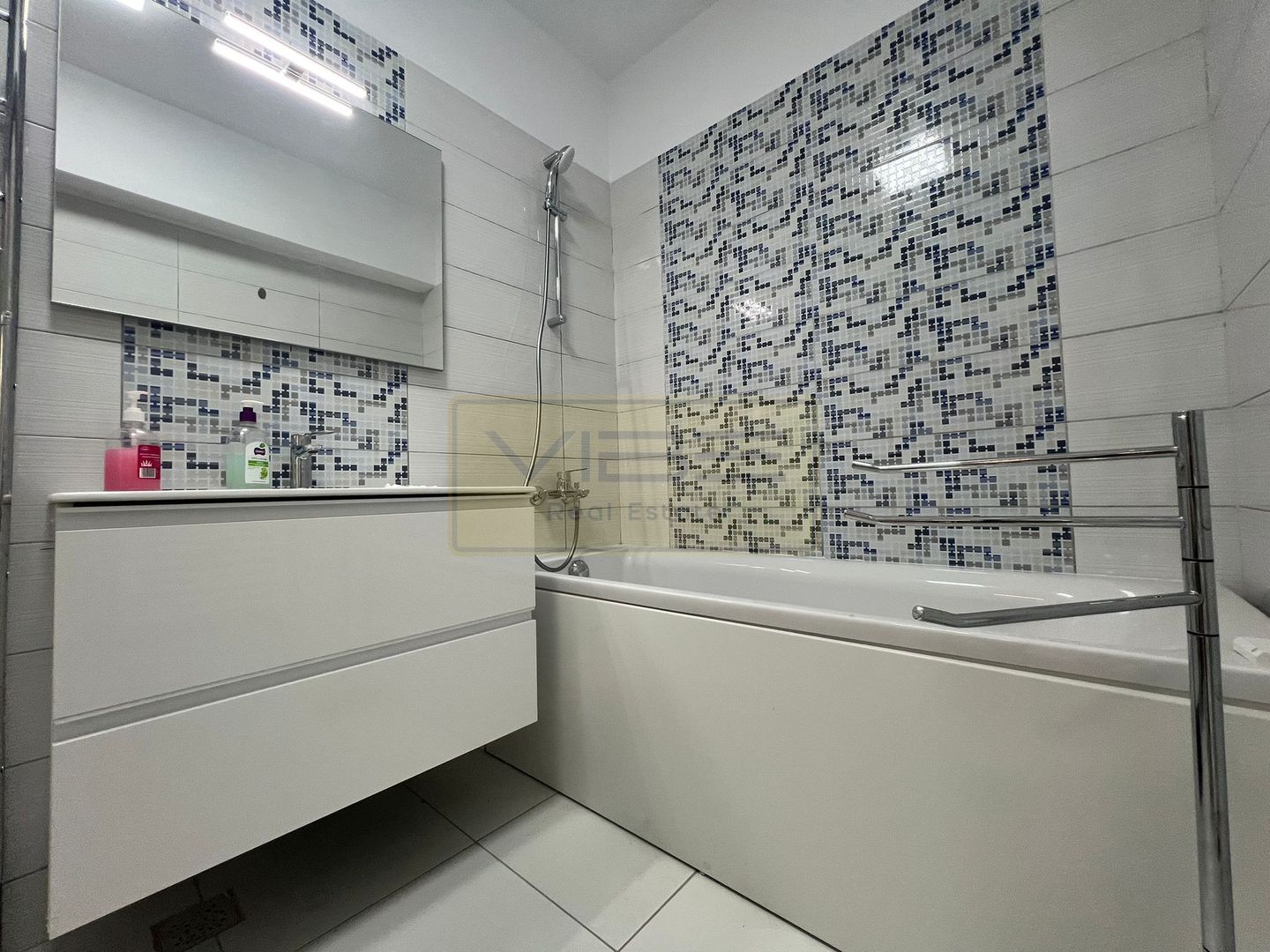 Apartament 2 camere + parcare Conest Evolution - Poză 21