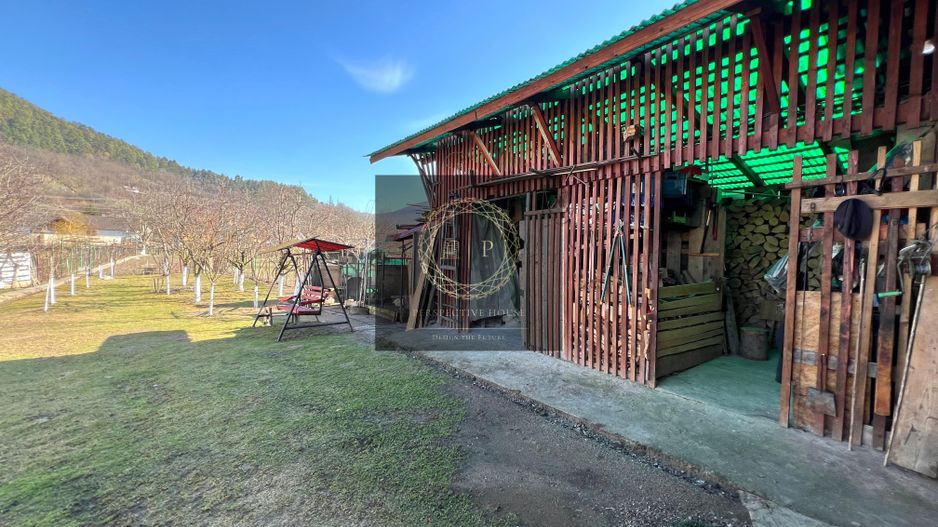 Casă pretabila 2 familii | 280 mp utili| 1350mp Teren | Garaj - Poză 40