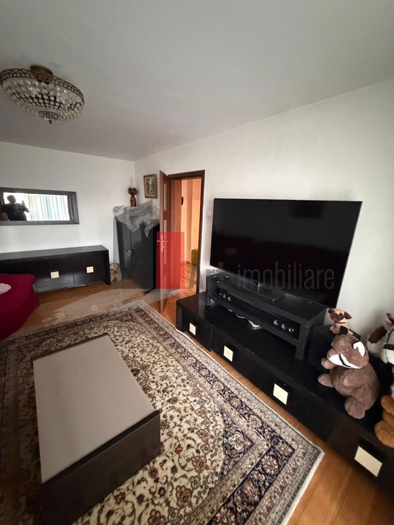 Apartament cu 3 camere de vanzare-Crangasi-loc de parcare - Poză 1