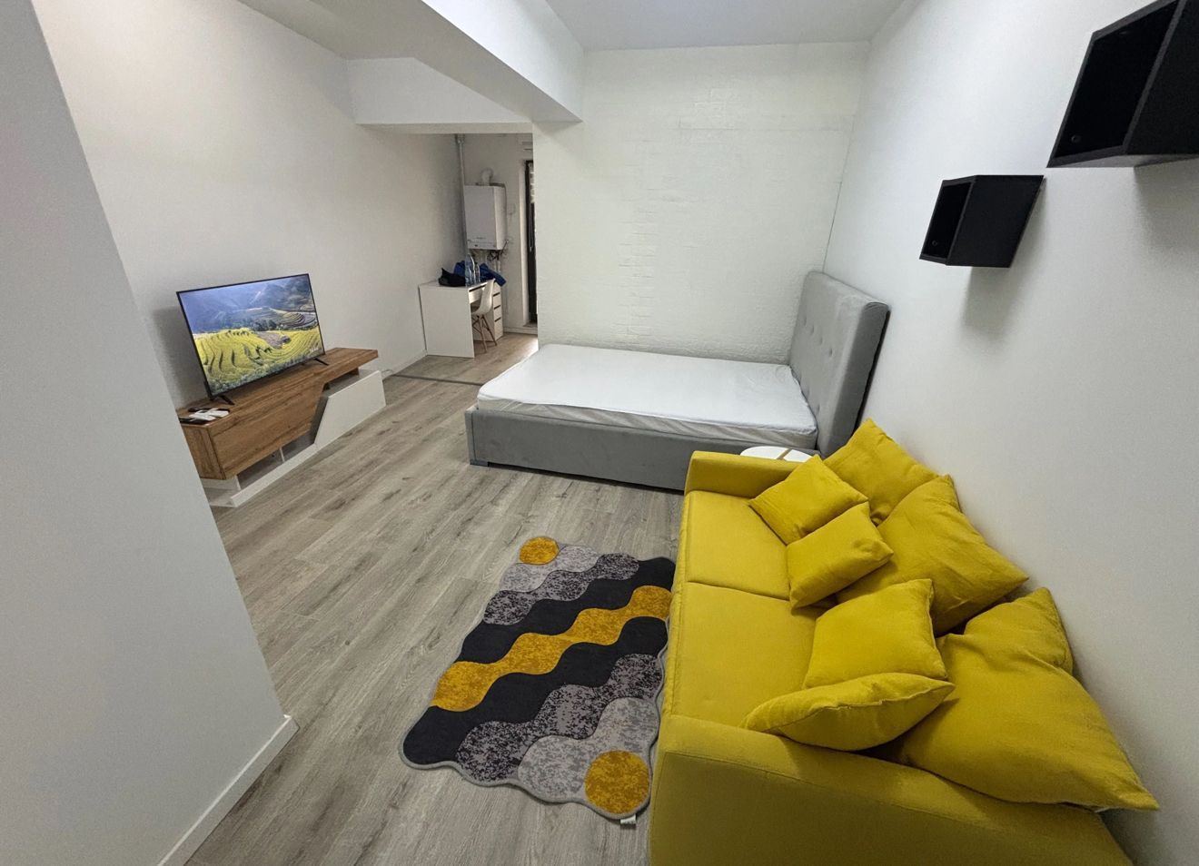 STUDIO AVRIG RESIDENCE, PARCARE SUBTERANA, MASINA DE SPALAT VASE - Poză 1