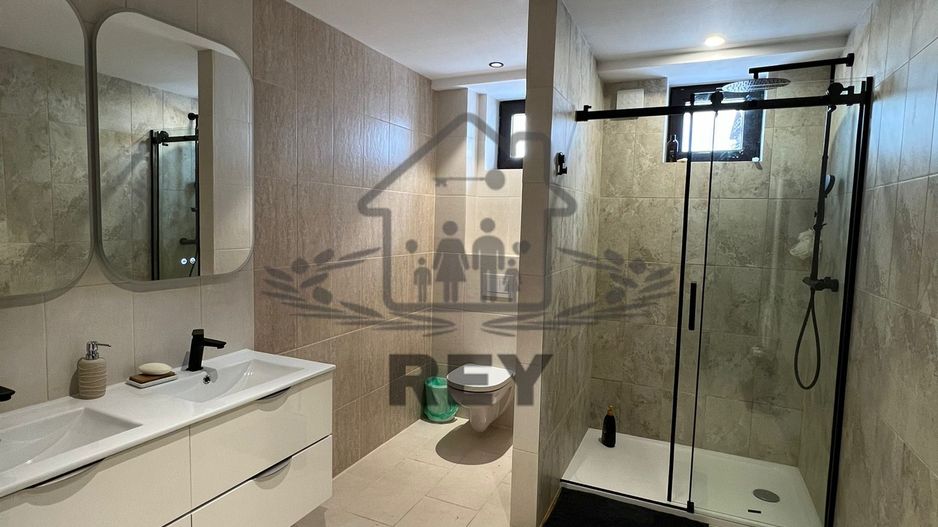 Vila / Hotel de vânzare în Păltiniș - Poză 10